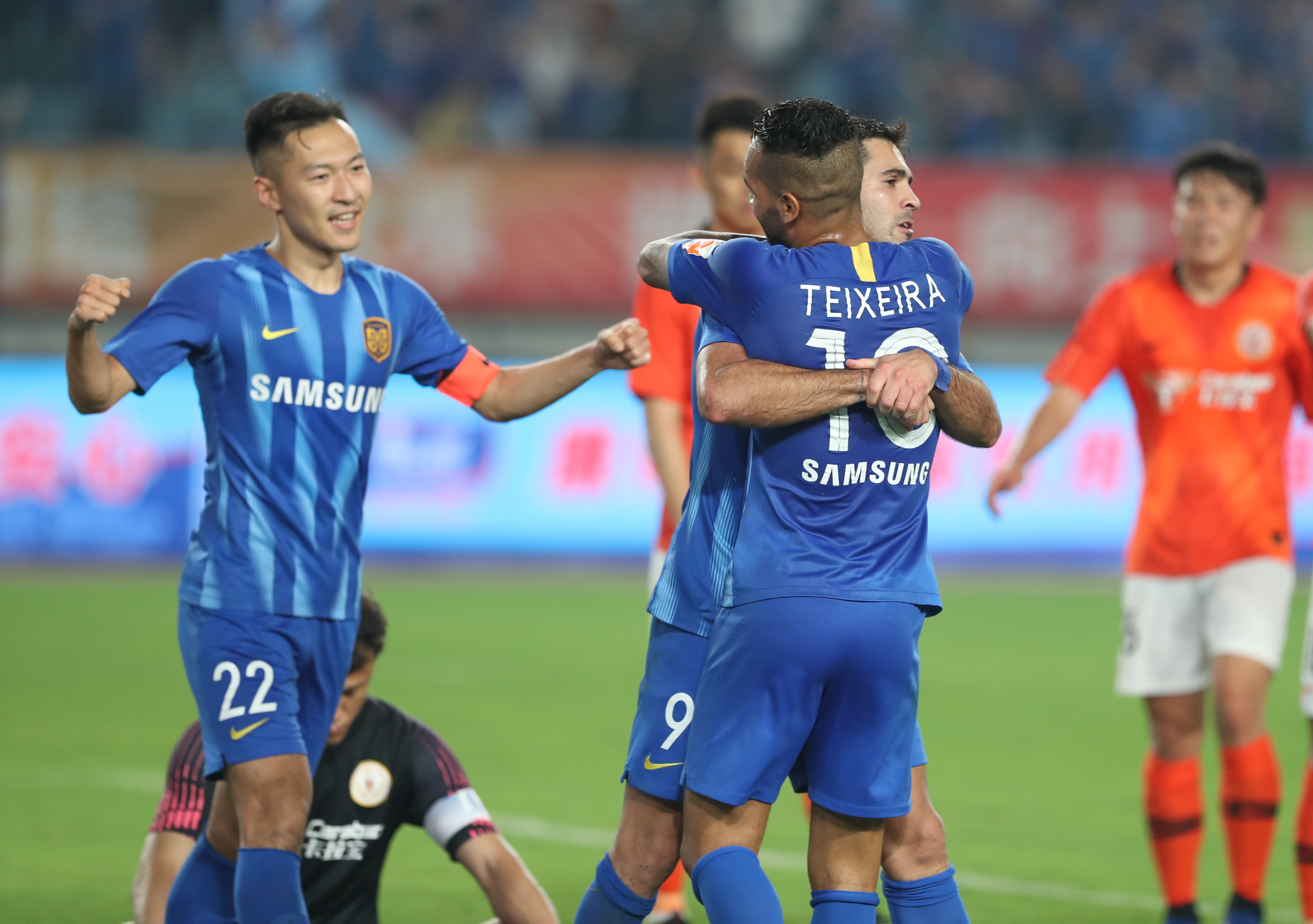 万欧元下调 万欧元下调