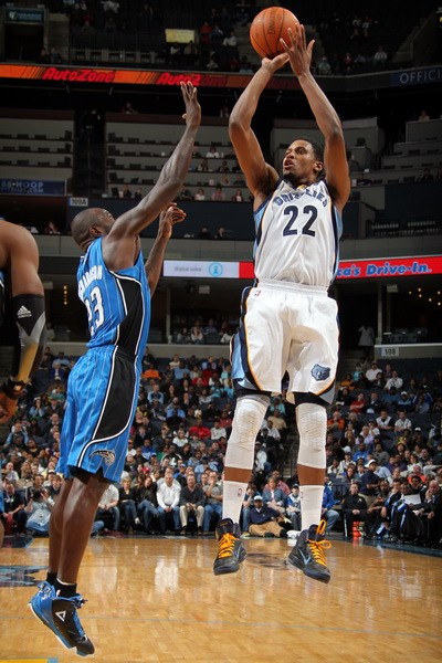 通过社交媒 通过社交媒